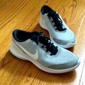 Men’s Nike’s size 10